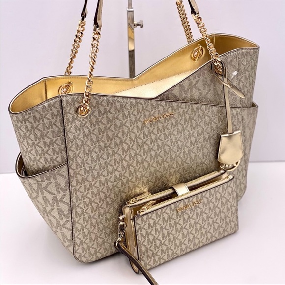 Michael Kors Large Chain Shoulder Bag and Wallet Set - Picture 2 of 11